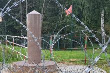 img - Triplice confine con falce e martello. Dimenticanza?